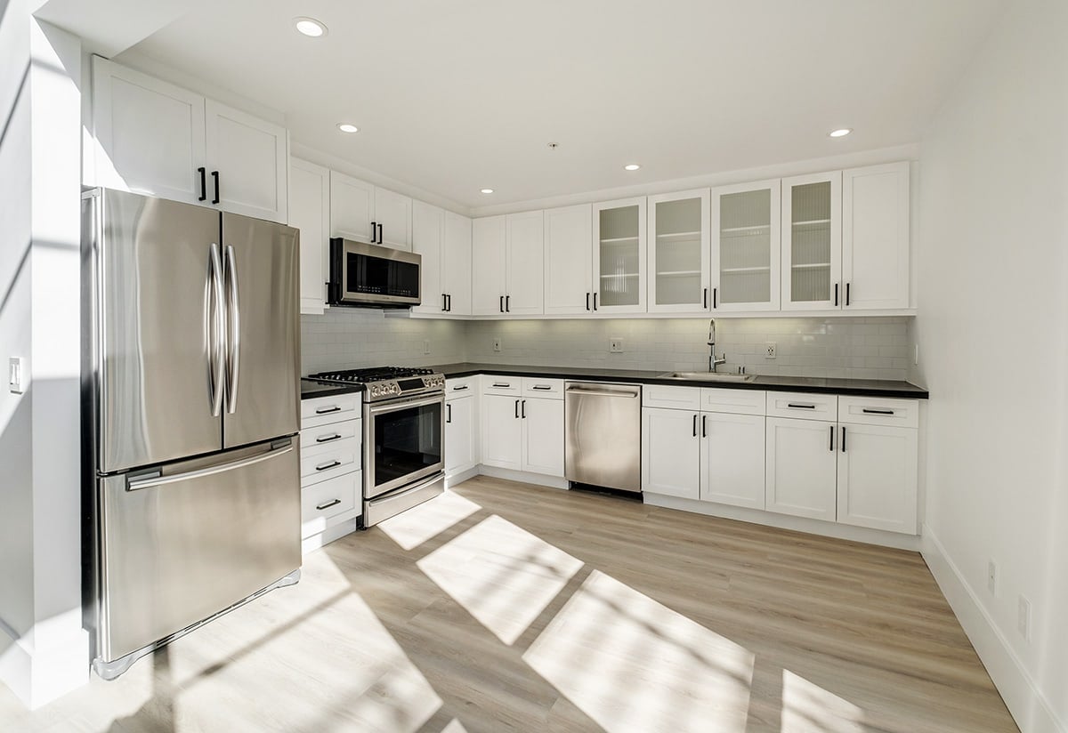 221 Clara St., #11