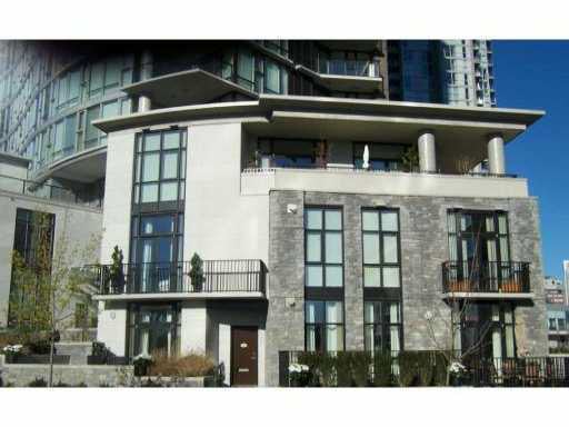 101-455 Beach Cres