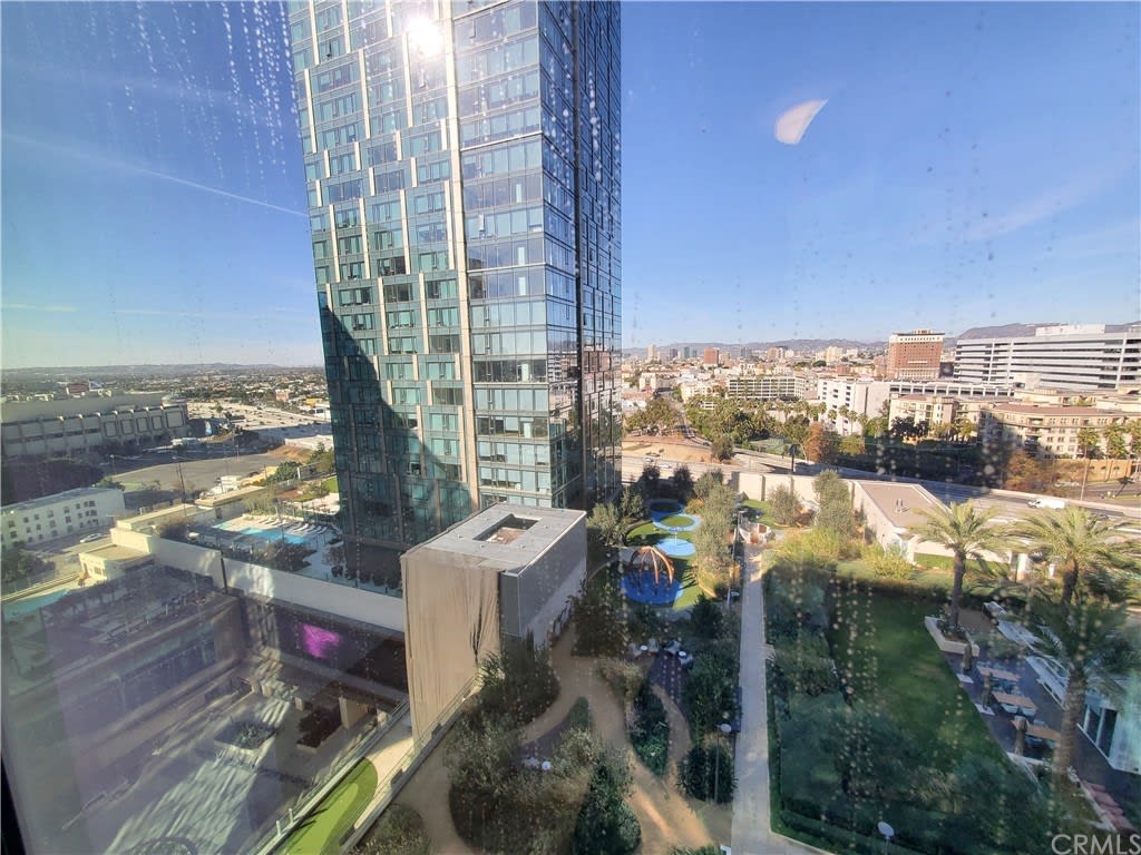 877 Francisco Street, Unit 1718