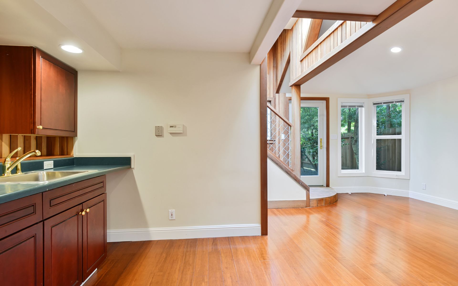 70-72 6th Ave