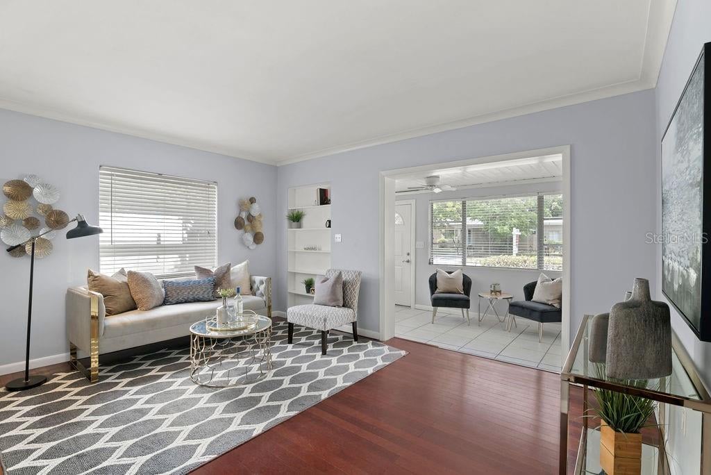 15 W Hazel St