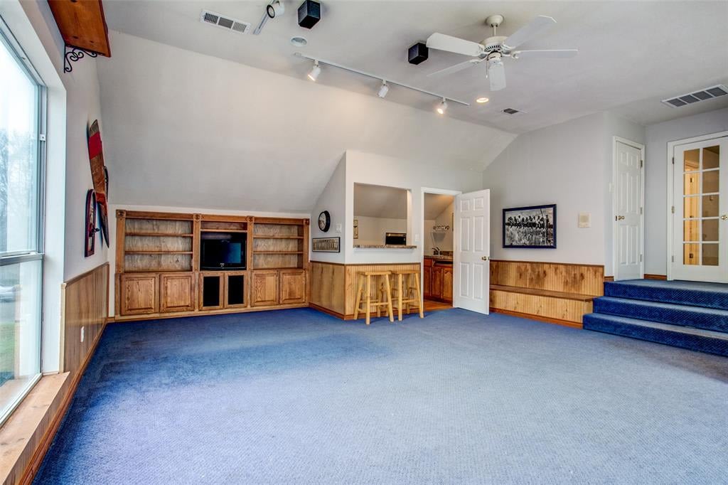 3114 Oakview Dr