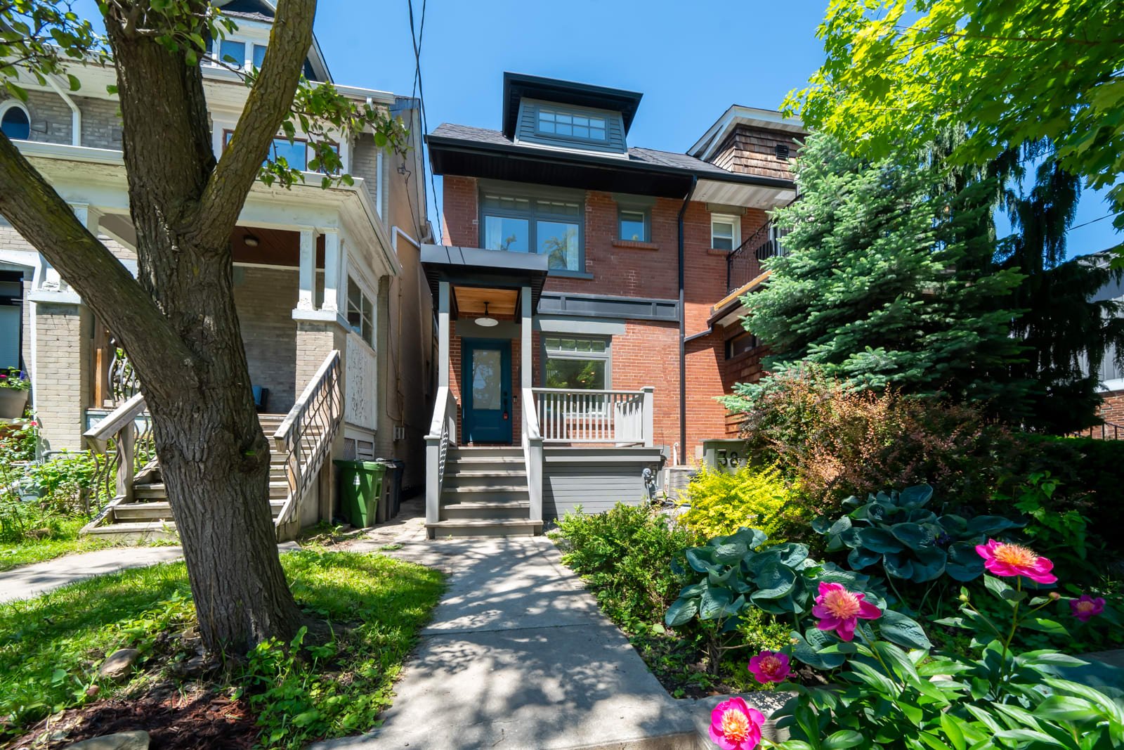 38 Richard Ave 