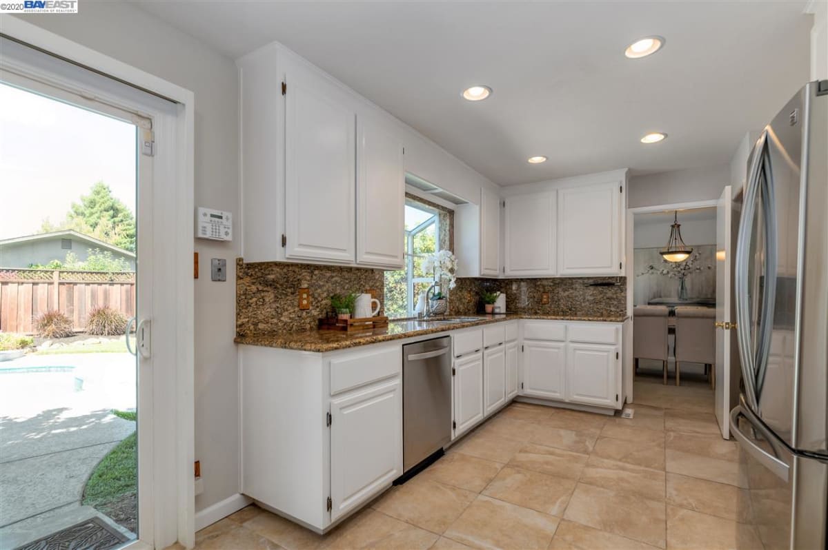 2103 Raven Rd