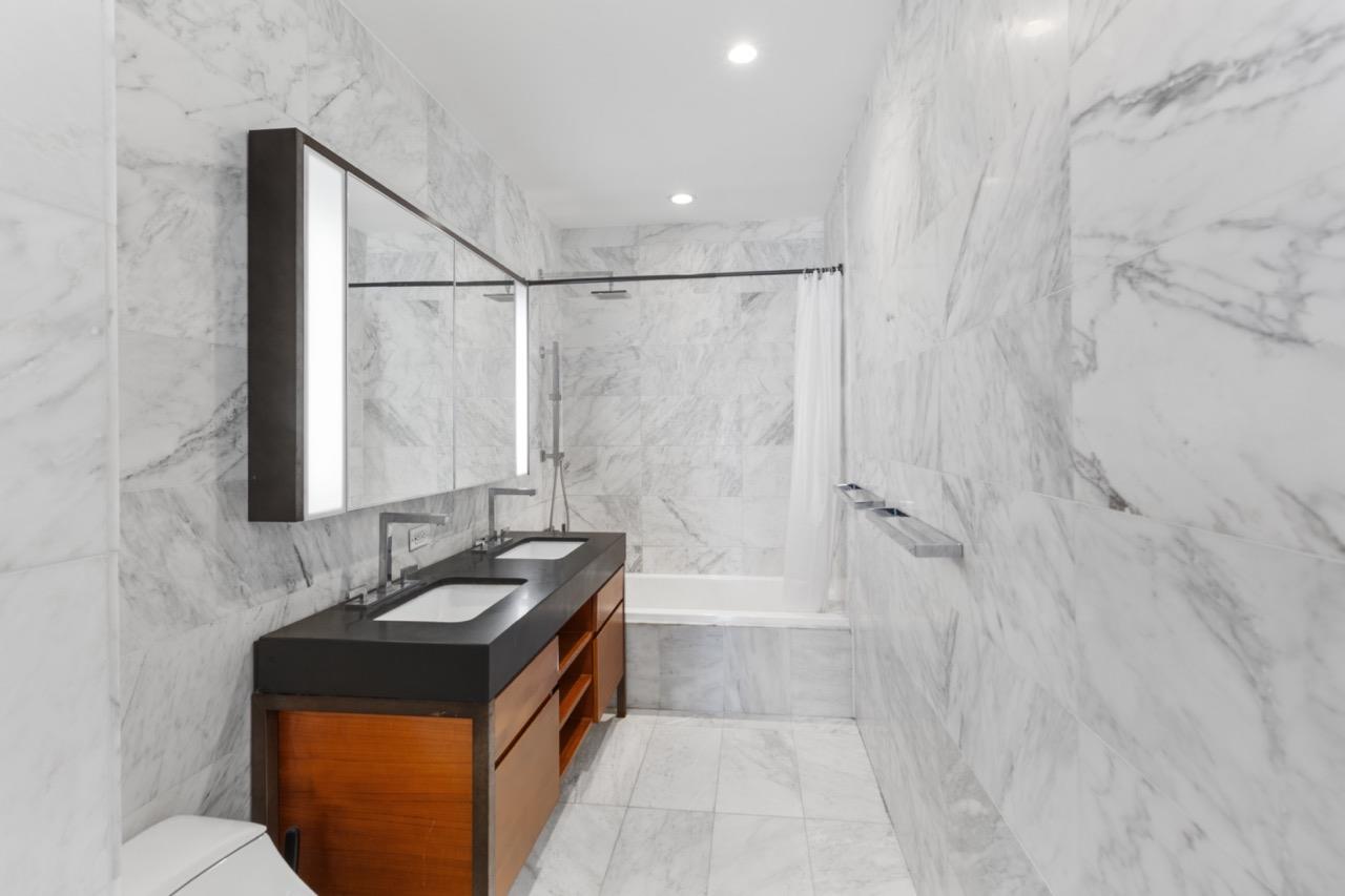 75 Wall Street, Apt 29-B