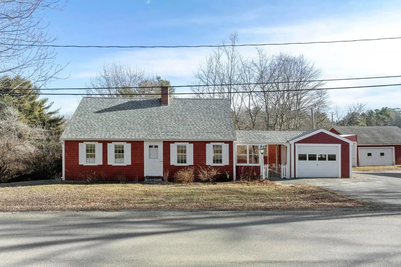 New Listing! 26 School Street, Damariscotta, ME 04543 – $450,000