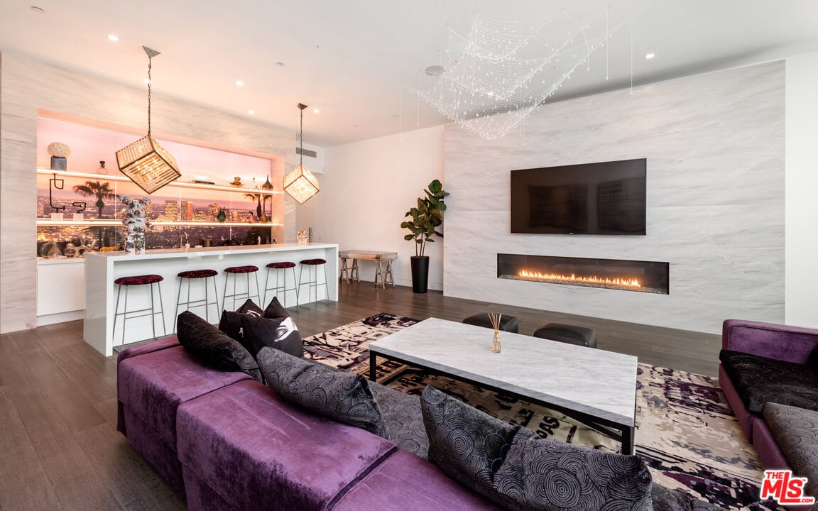 Velvet House