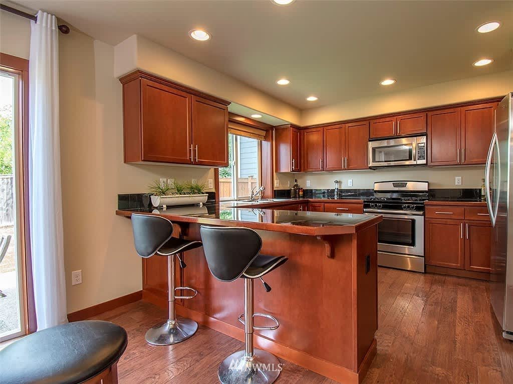 7227 14th Pl SE
