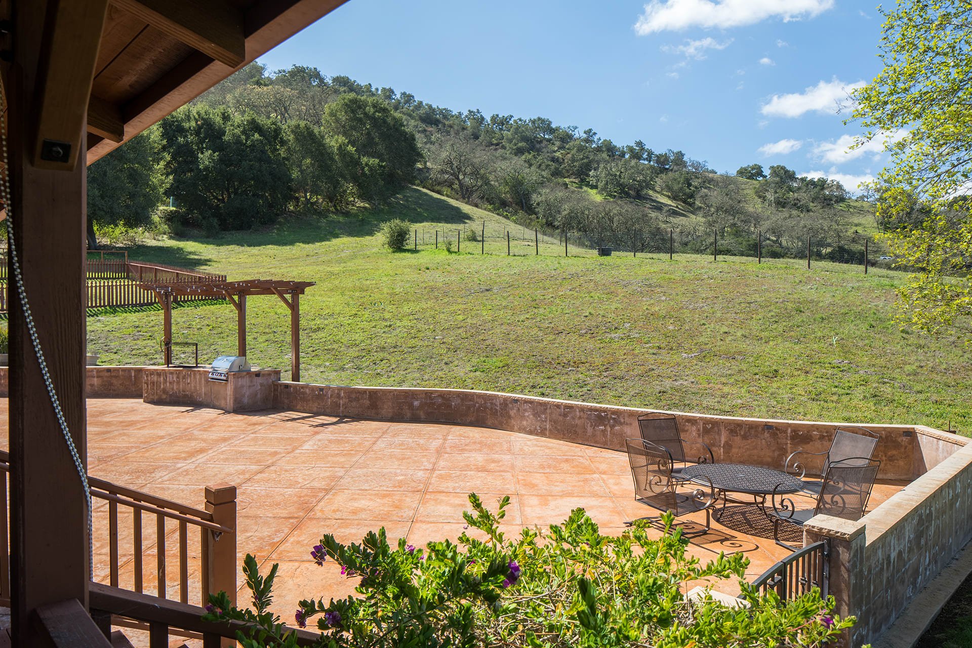Steinbeck Country Living - 556 Corral de Tierra Road