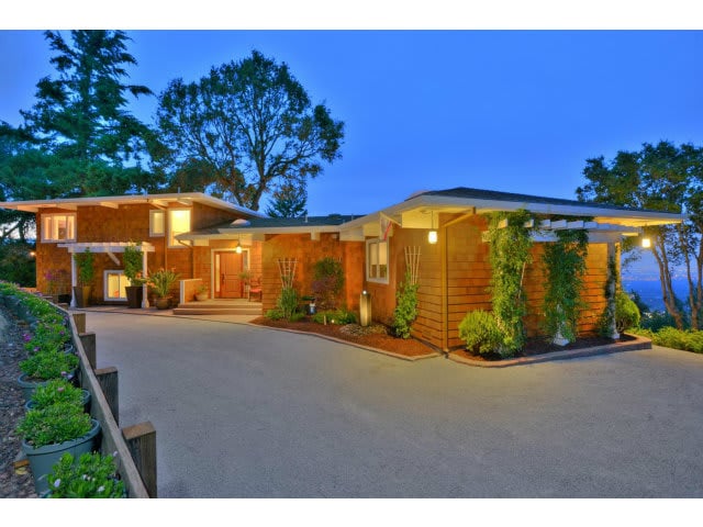 15300 Kittridge Rd