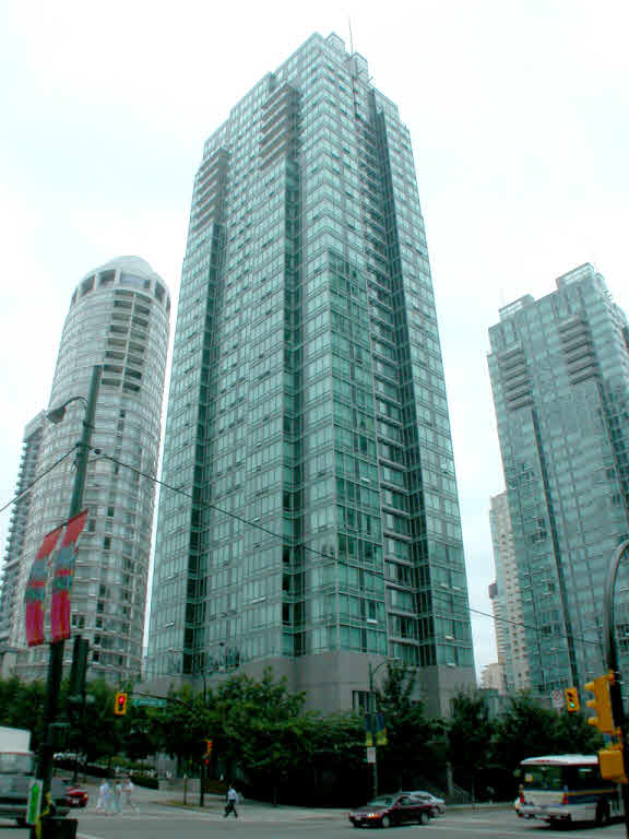 1608-1200 W Georgia St