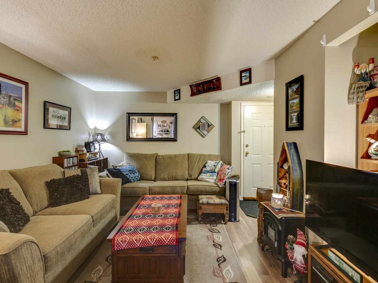 B108-40120 Willow Cres