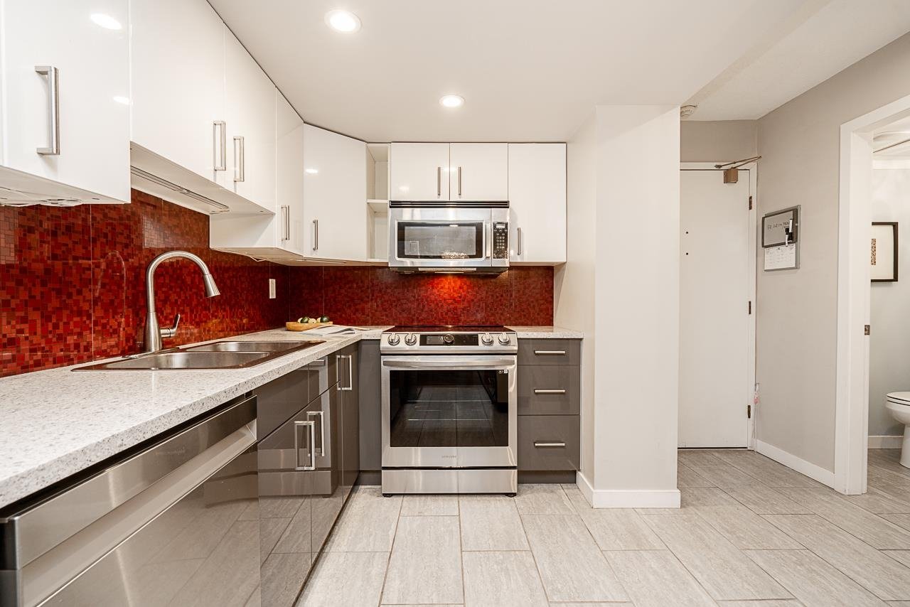 122-1040 King Albert Ave