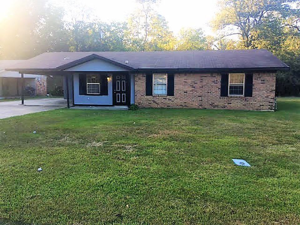1004 Oak Hollow Pl