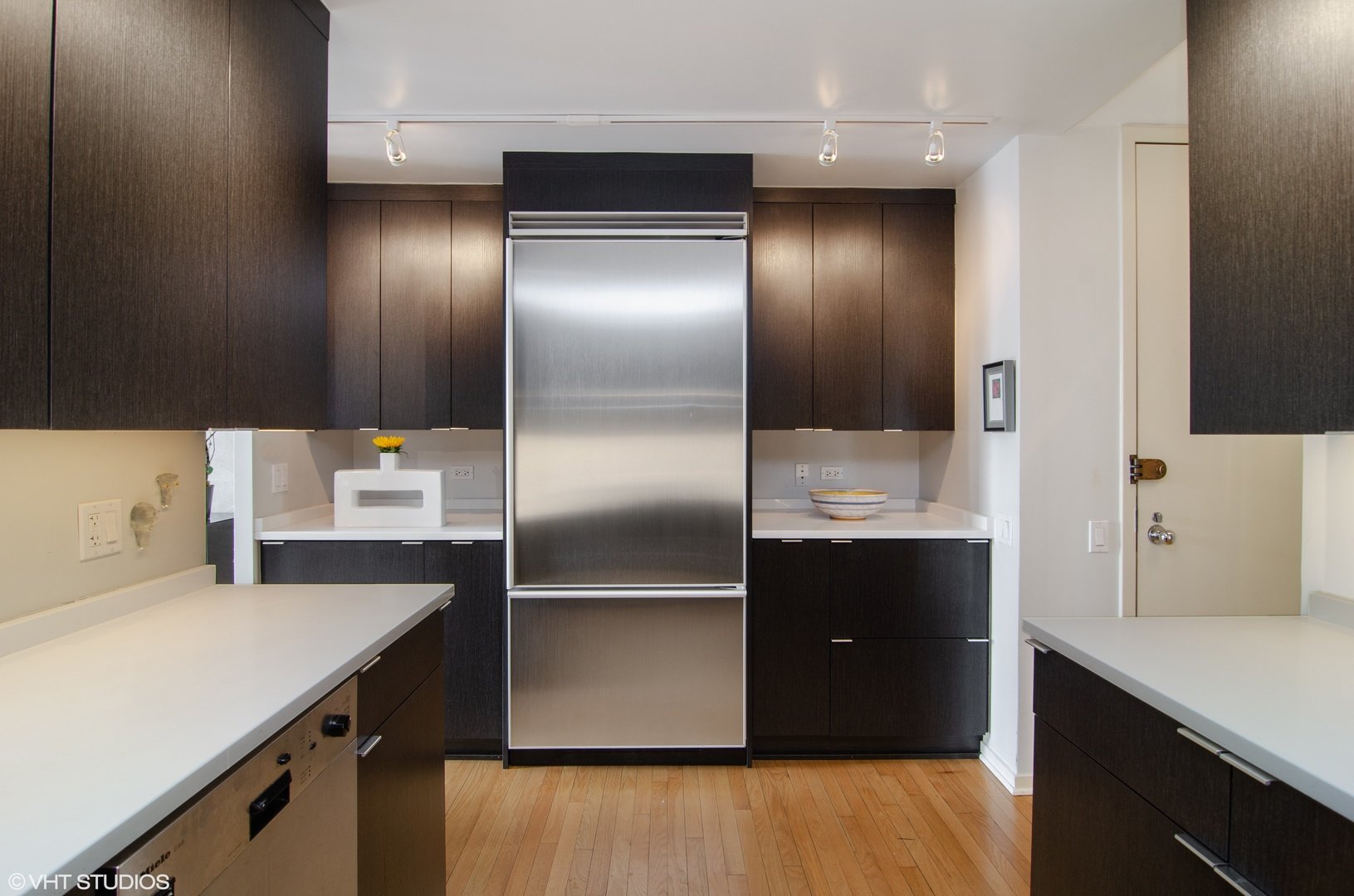 200 E Delaware Pl, #33F
