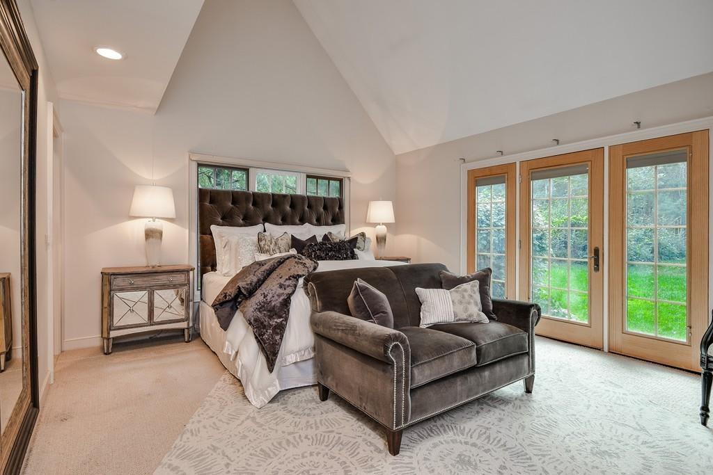 27 Phillips Pond Rd