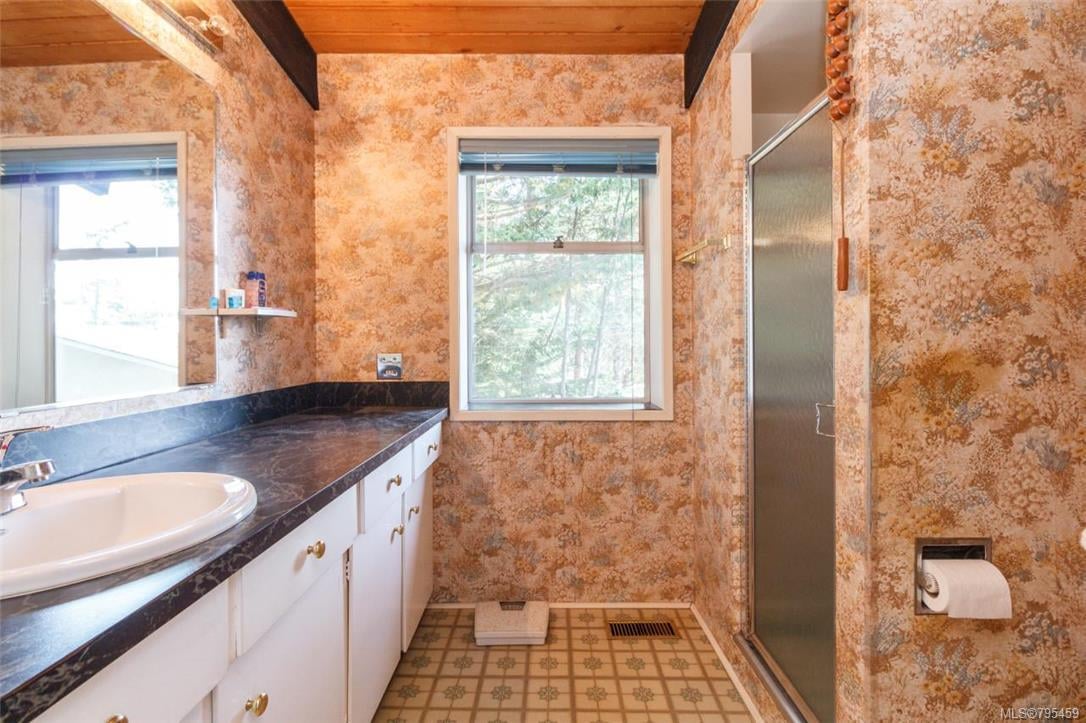 71 Flury Hts, View Royal