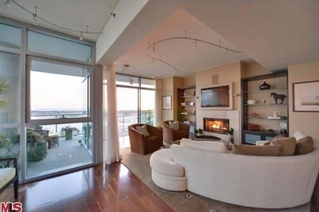 13650 Marina Pointe Dr, #1801