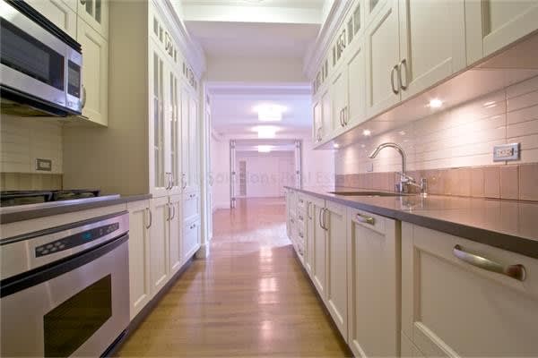 The Olcott, 27 West 72nd St, 214/215