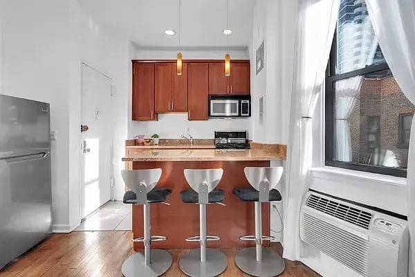 46 W 65th St., #5D