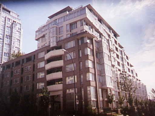 1007-1288 Marinaside Cres