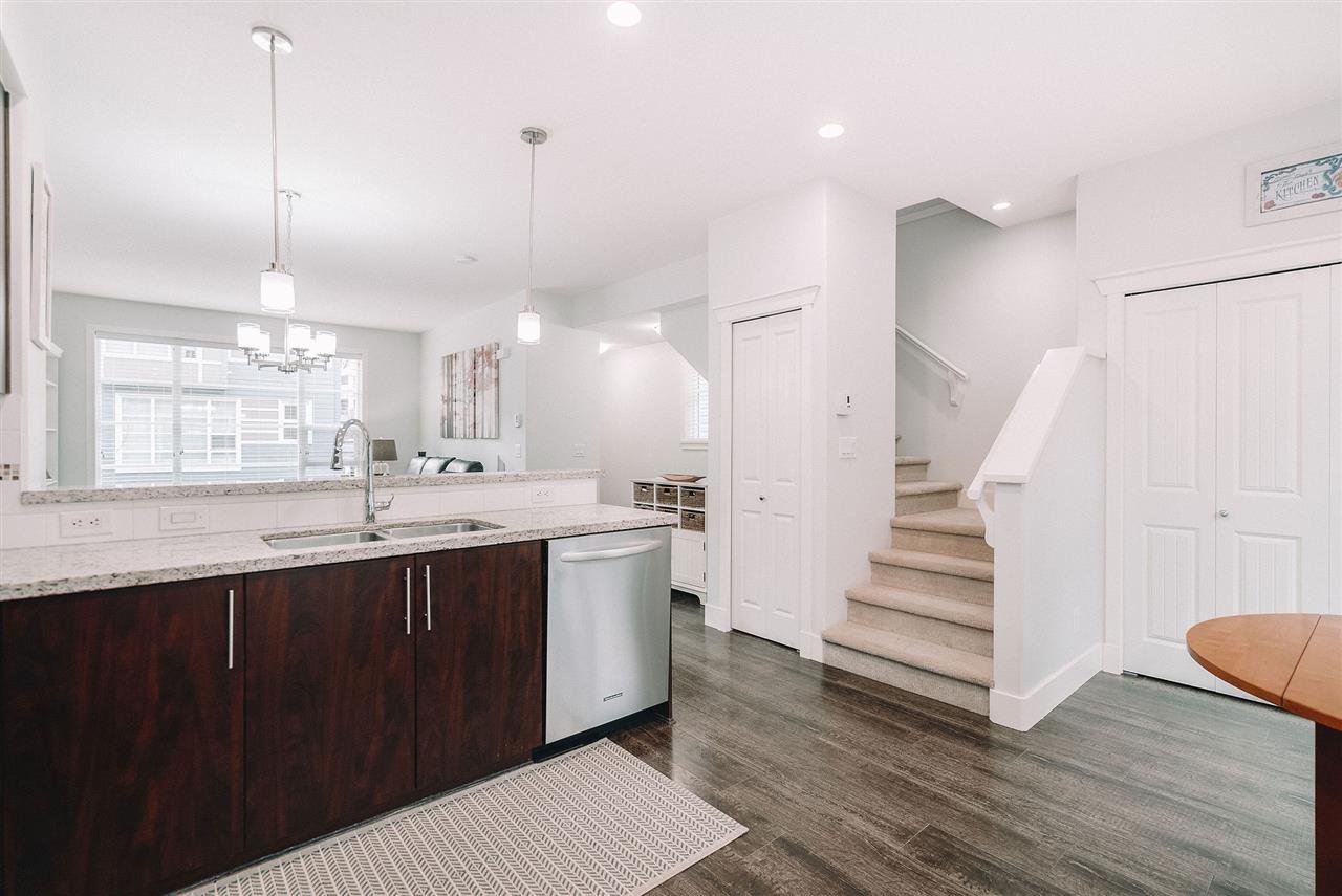 46-15405 31 Ave