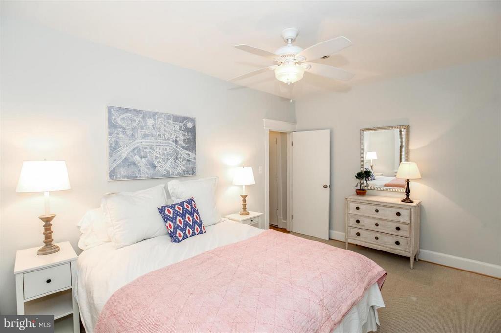 3024 Wisconsin Ave NW, #105
