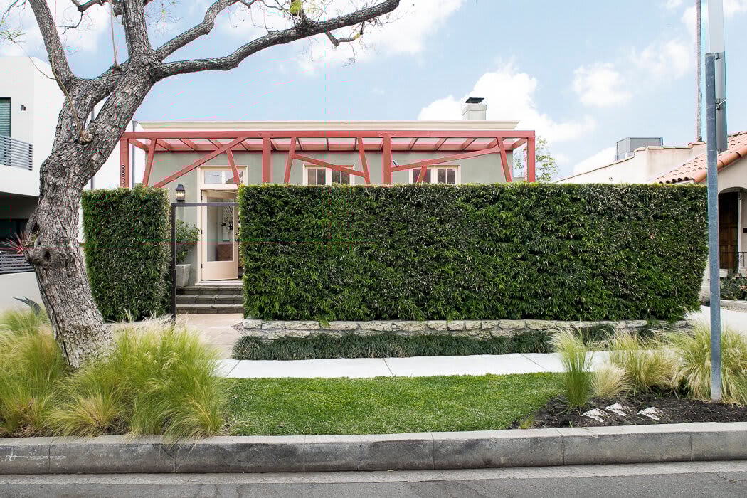 8834 Dorrington Avenue