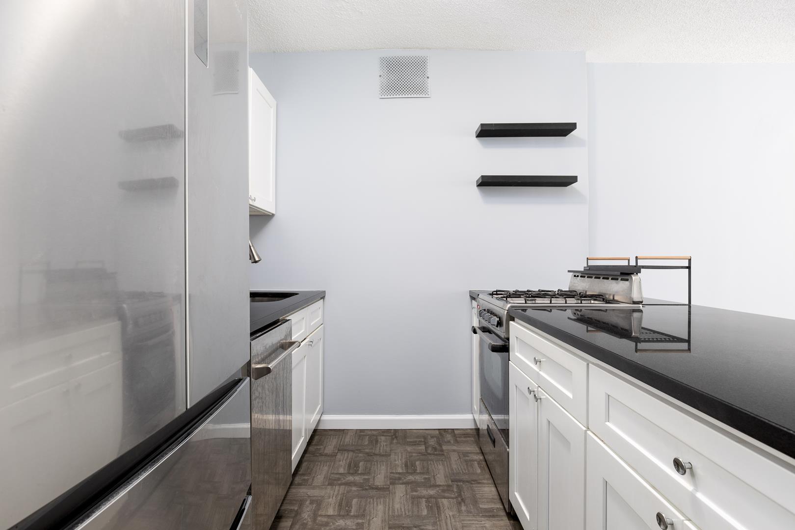 300 Rector Place, Apt 4M