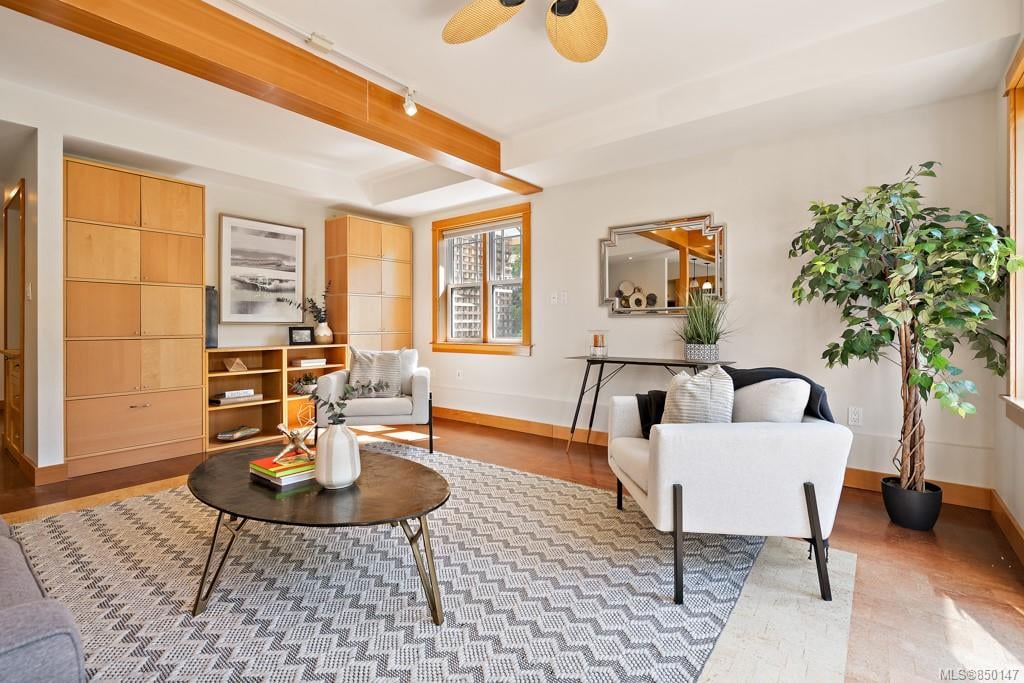 1129 May St