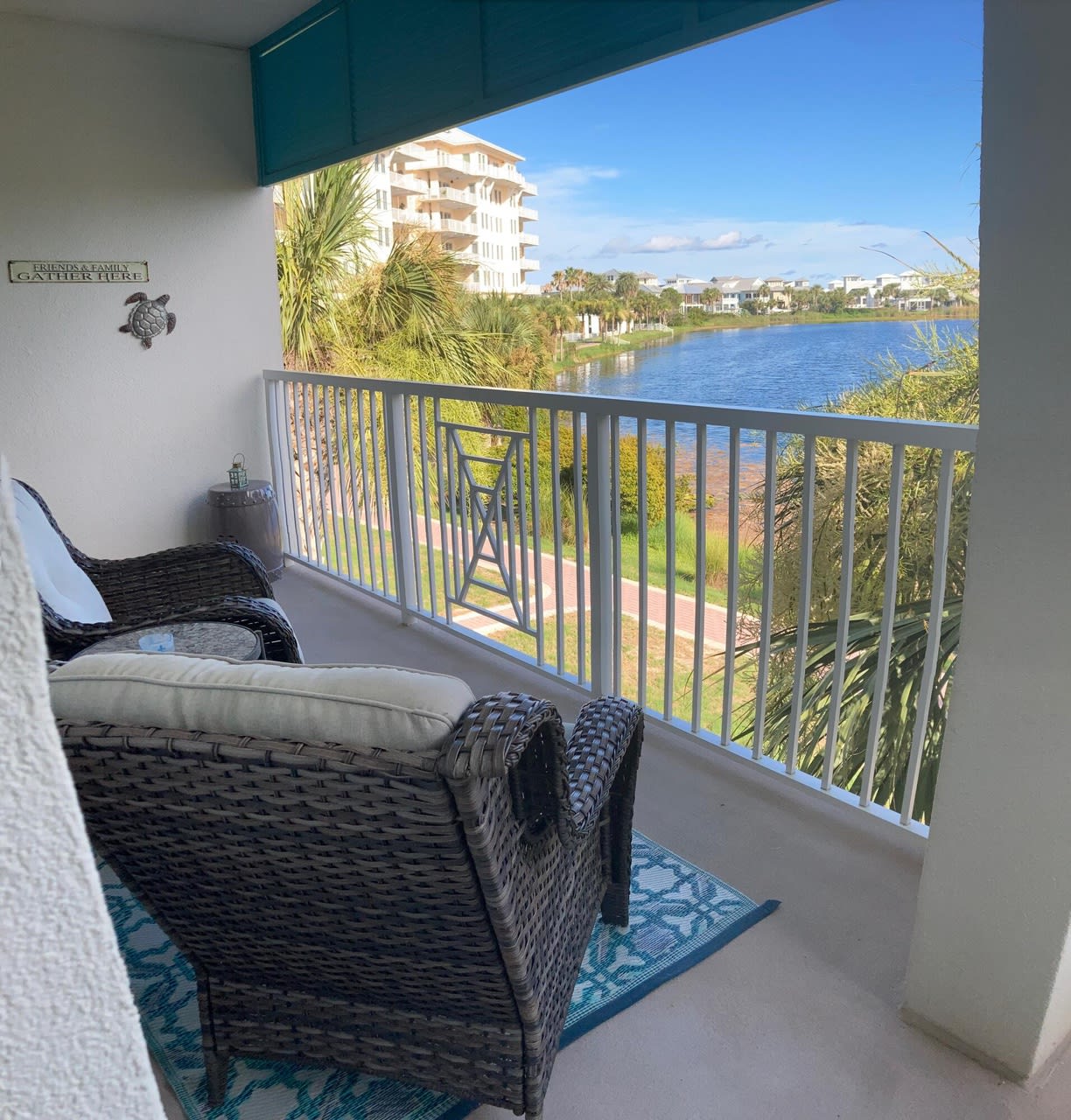 114 Carillon Market St #201