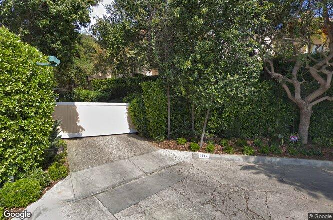 1672 Waynecrest Dr