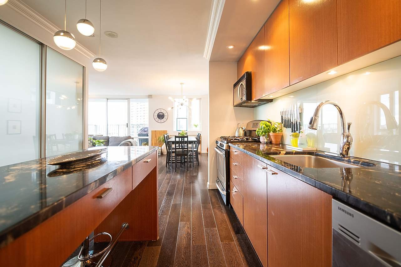 809-328 E 11th Ave