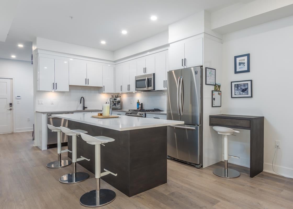 203-37842 Third Ave