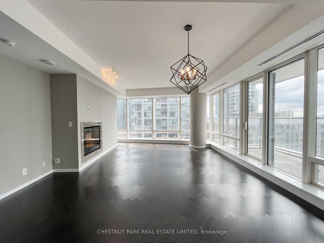 Suite 1802- 180 University Avenue