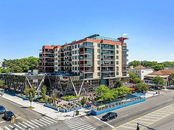 1809 Emmons Ave Unit: 4C