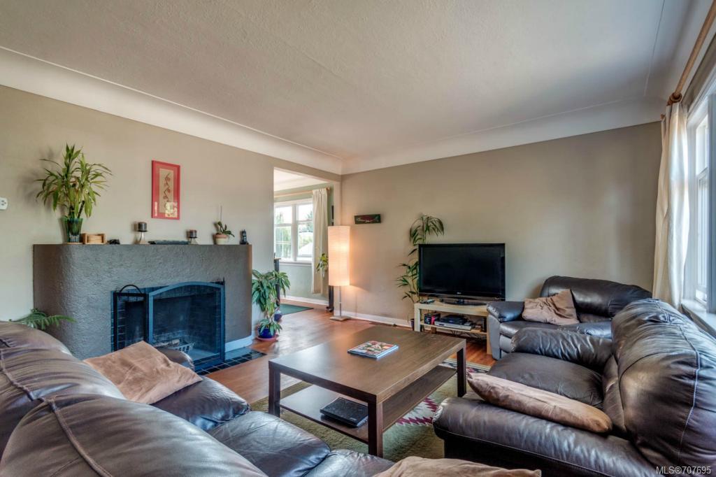 2531 Roseberry Ave