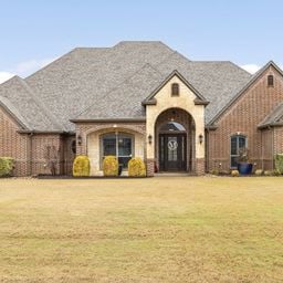 2036 Willow Bend Drive | 2036 Willow Bend Drive,  Red Oak,  TX  75154  United States