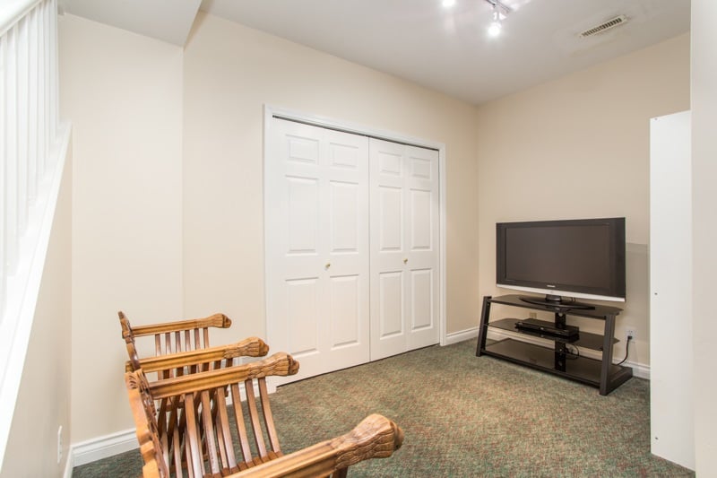 2-2979 Panorama Dr