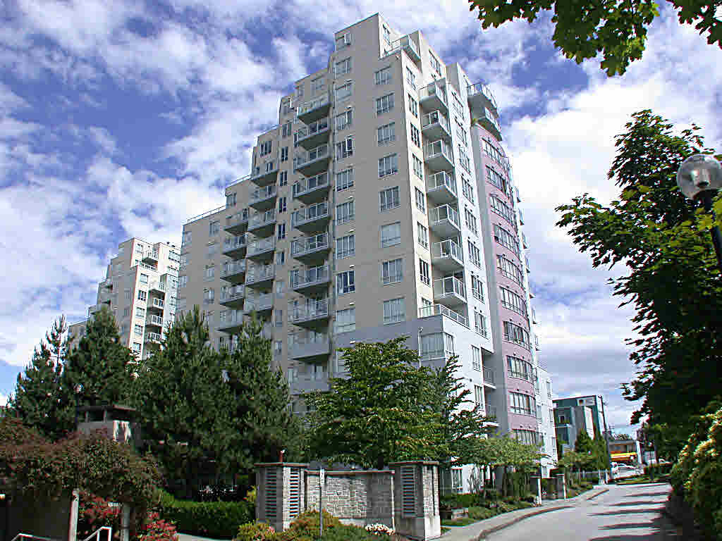407-3455 Ascot Pl