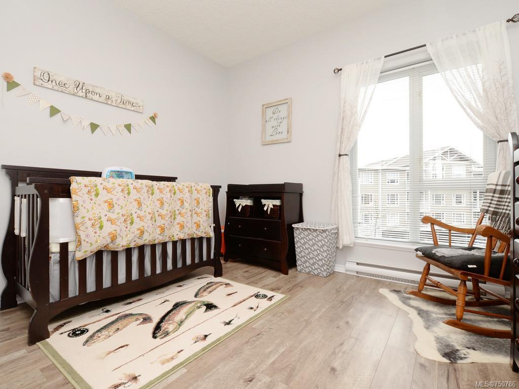 301-893 Hockley Ave
