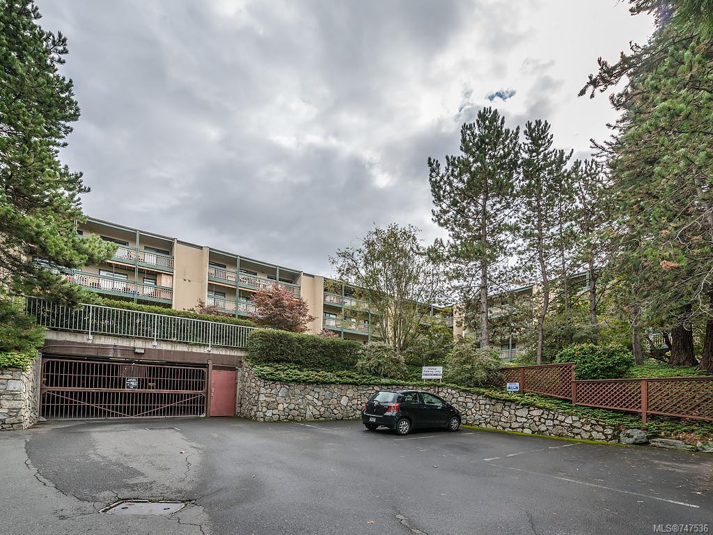 308-3277 Quadra St