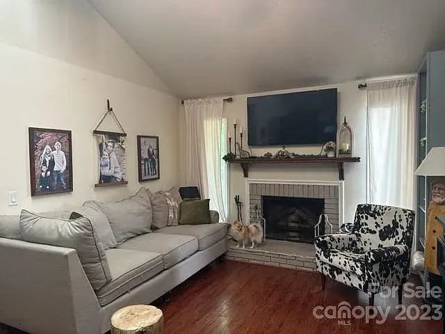 706 Browning Ave