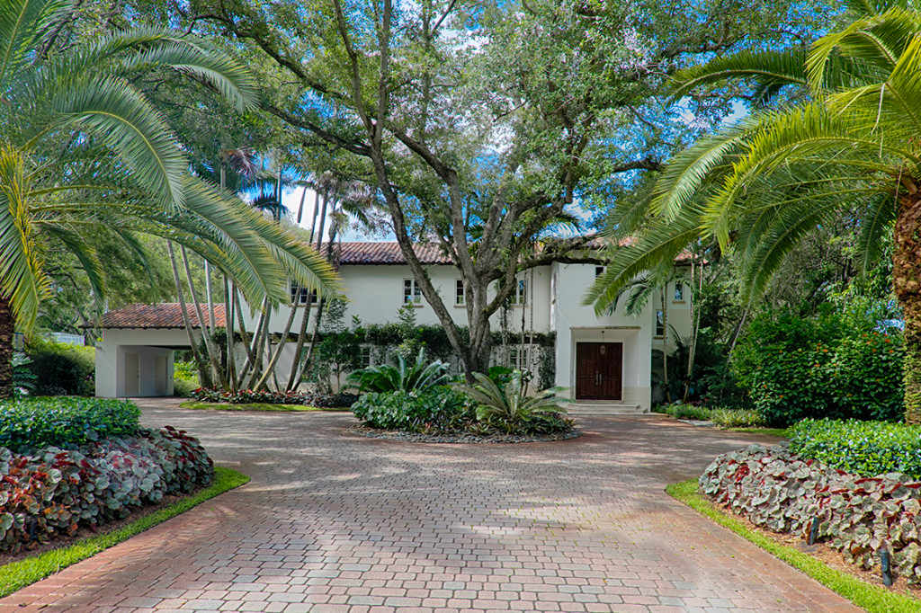 Introducing the Latest Dennis Carvajal Group Listing: 9370 SW 98 Street