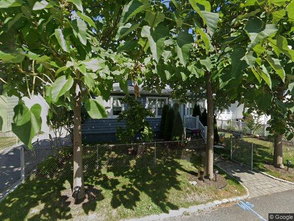 19 Burnett Ave