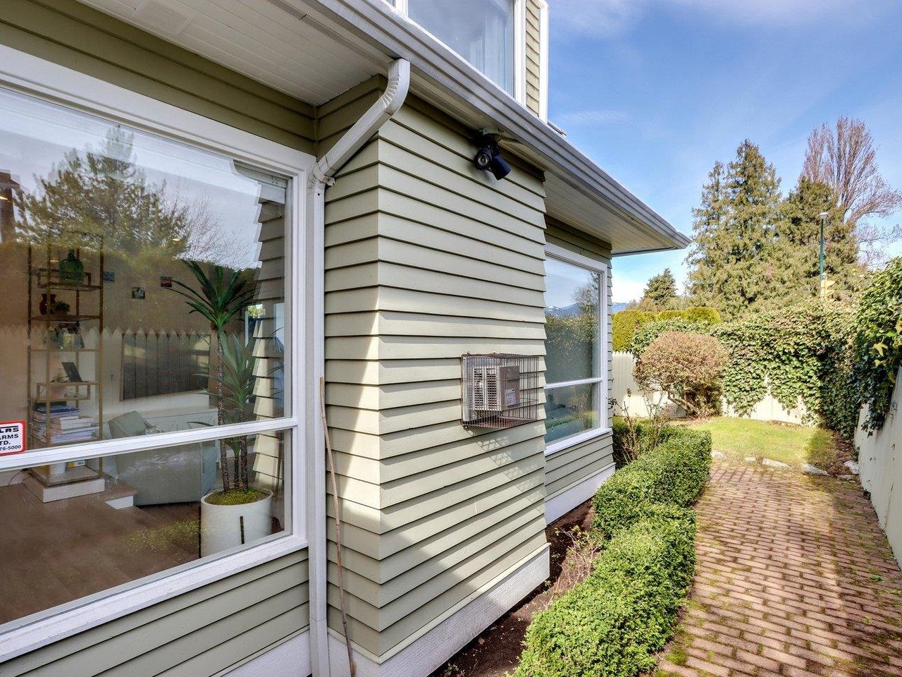 2602 Point Grey Rd