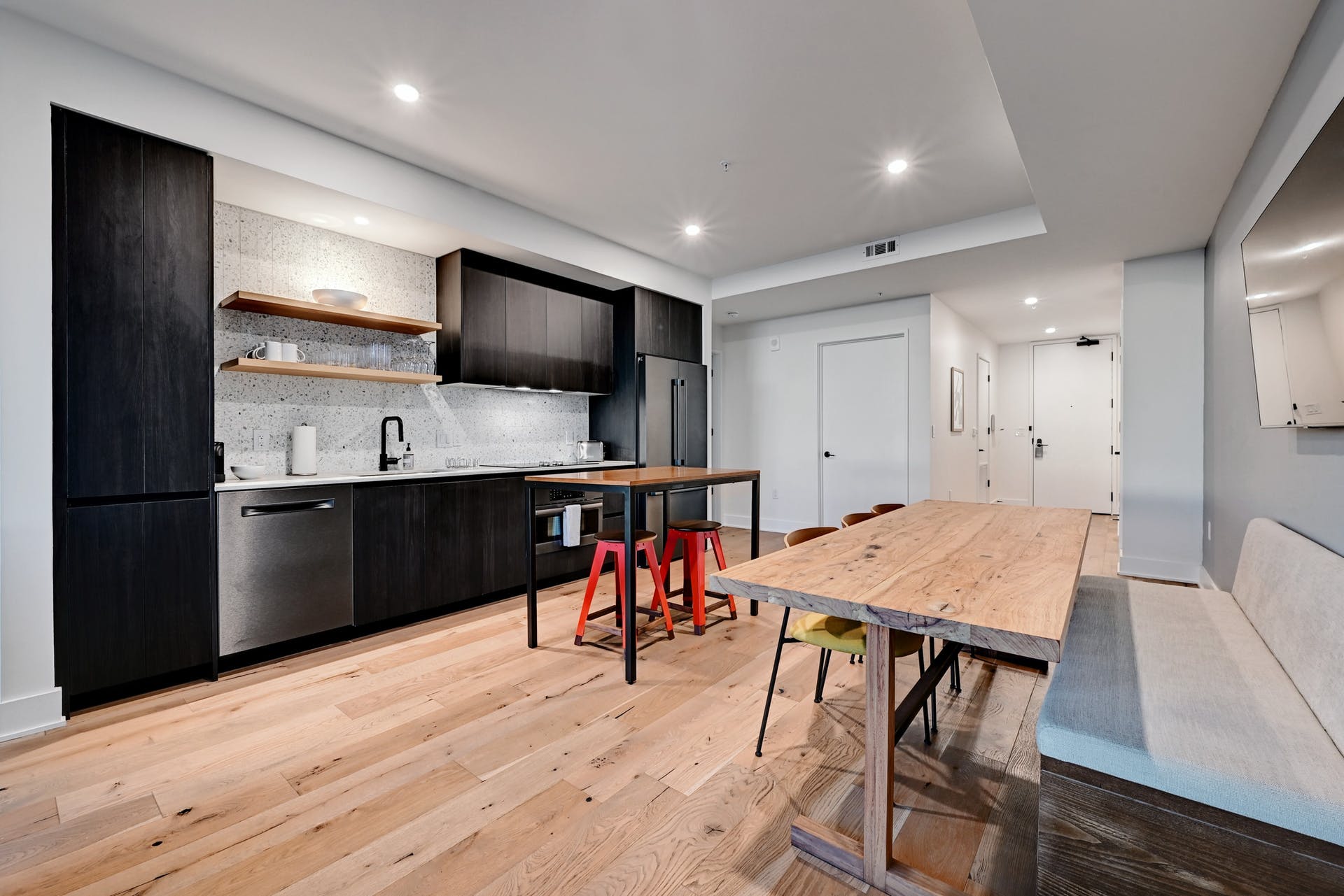 48 East Avenue #3201