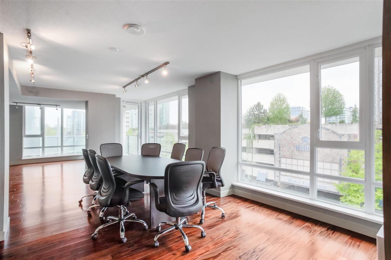 711-7788 Ackroyd Rd