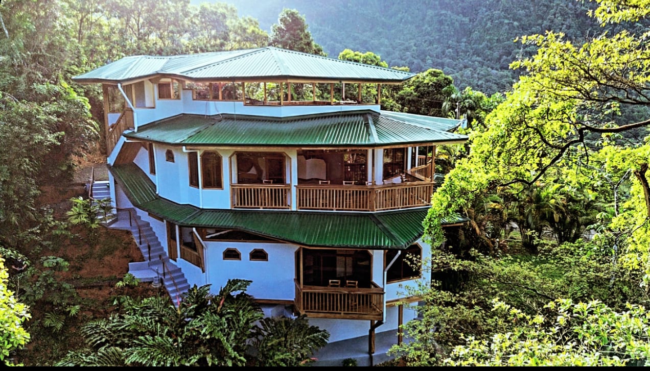 Discover the Charm of an Exotic Home in Las Tumbas, Costa Rica