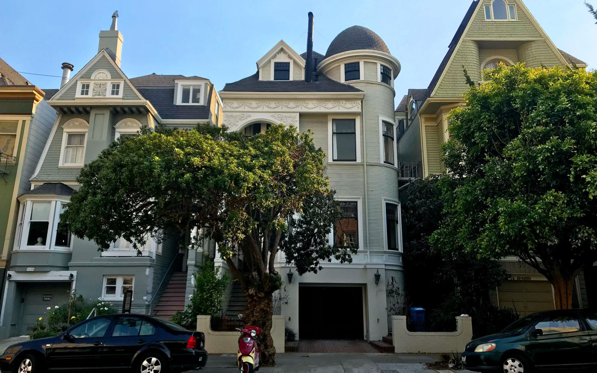 2424 Buchanan St